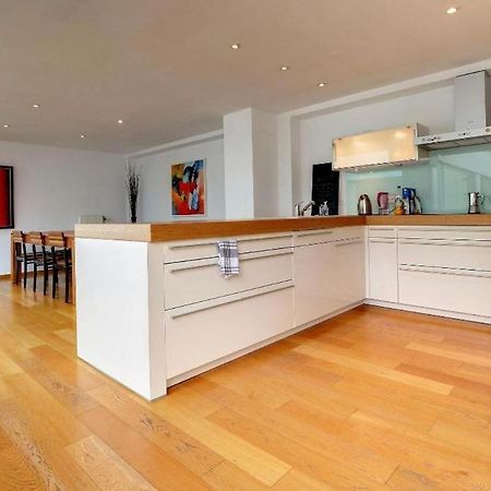 Down Town Spacious Duplex With Private Parking & Game Room Brüssel Exterior foto