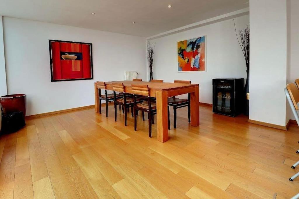 Down Town Spacious Duplex With Private Parking & Game Room Brüssel Exterior foto