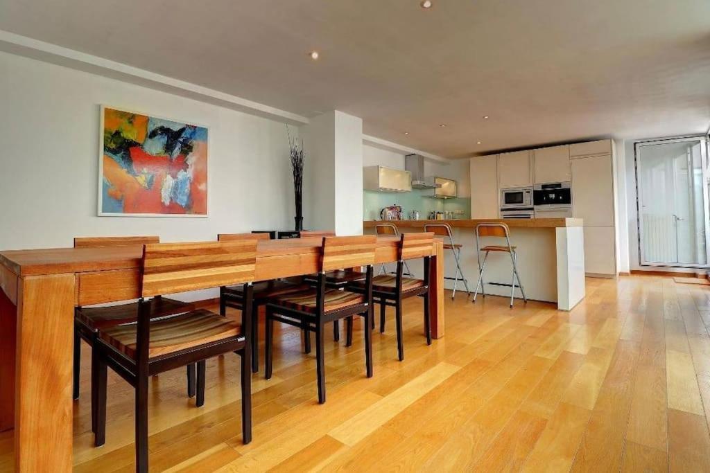 Down Town Spacious Duplex With Private Parking & Game Room Brüssel Exterior foto